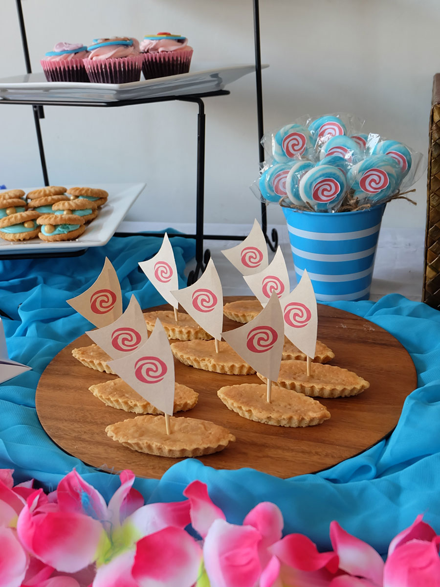 Moana Party Food Ideas: Sailboat Tarts, Lolly Swirls