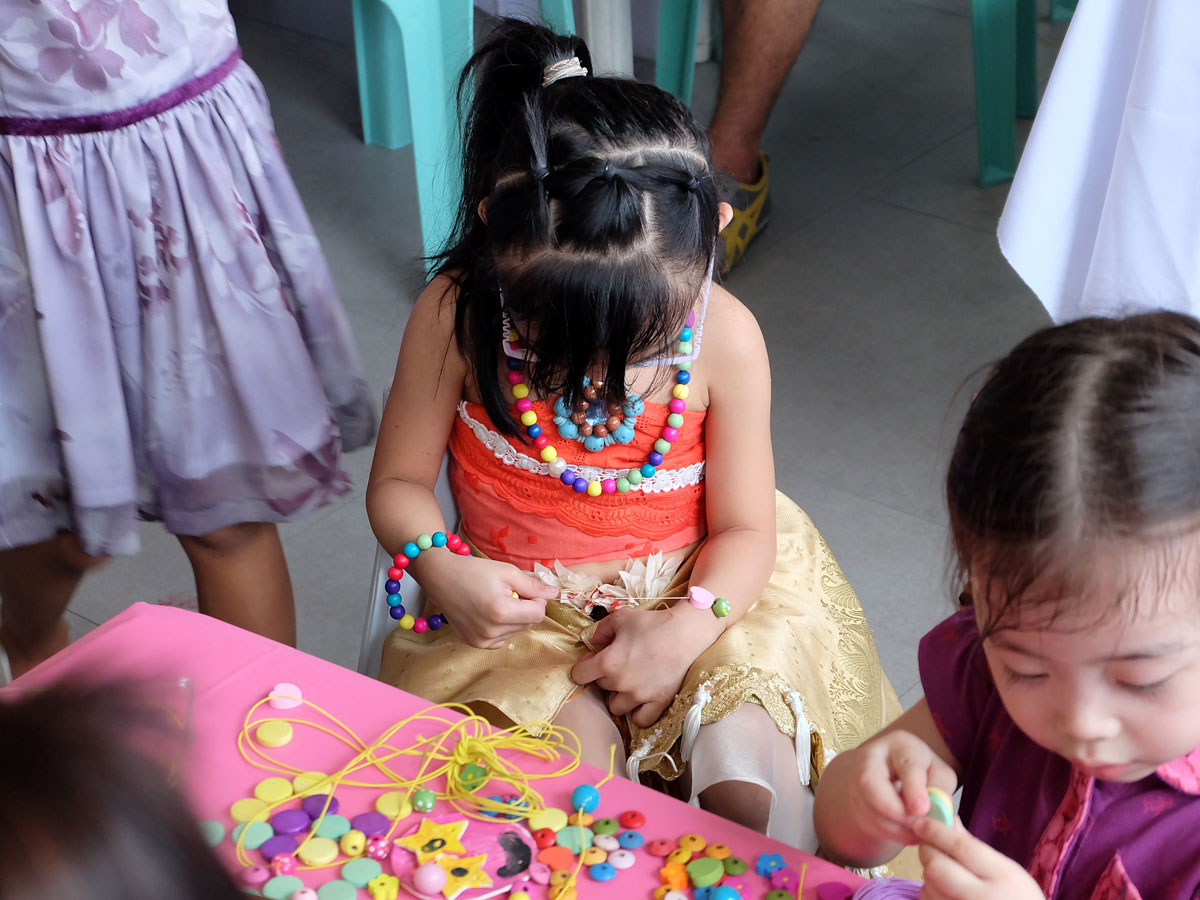 Moana Party Crafts: DIY Jewelry