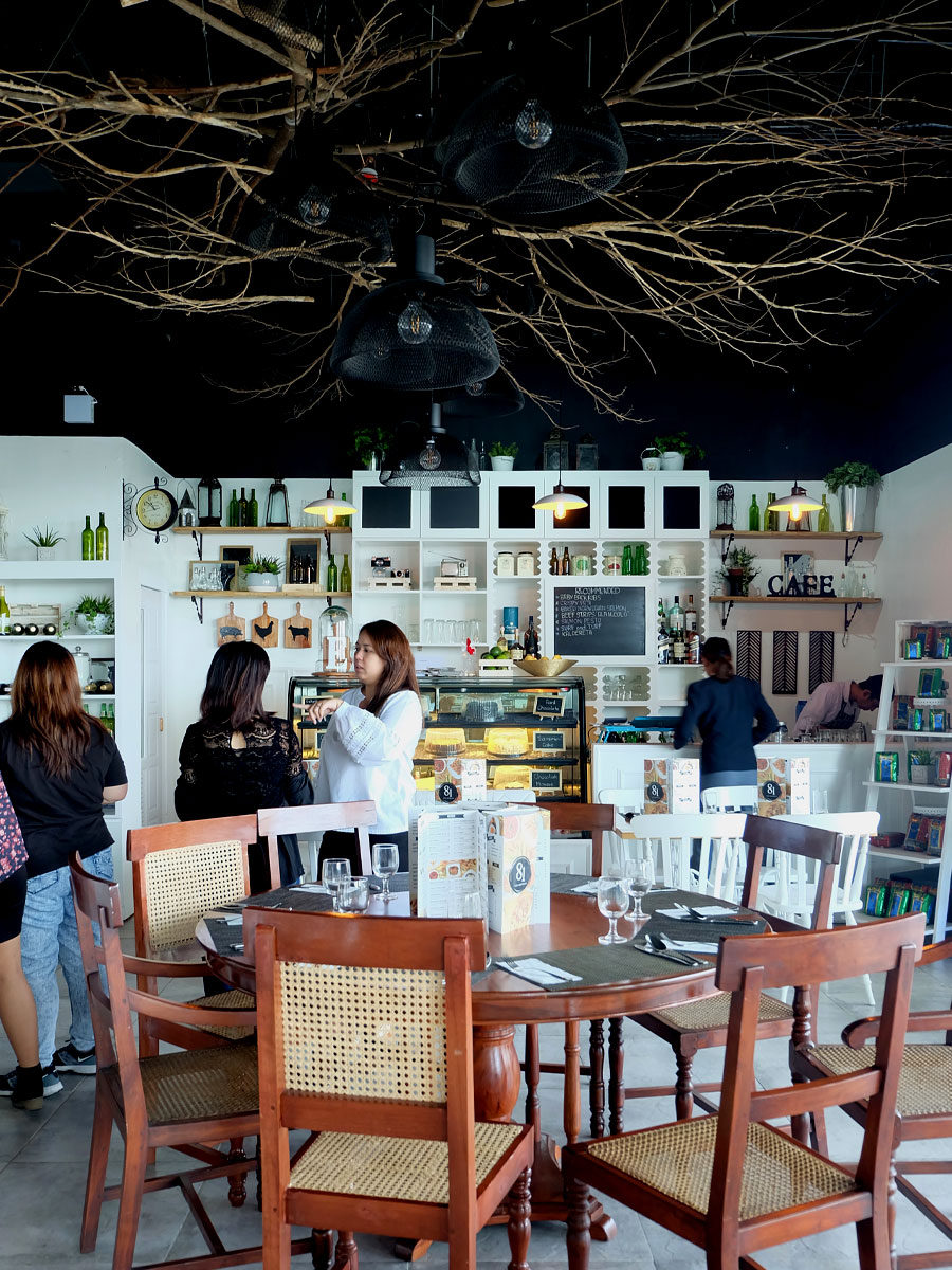 Mothers Who Brunch: 81 Cafe and Bistro interior
