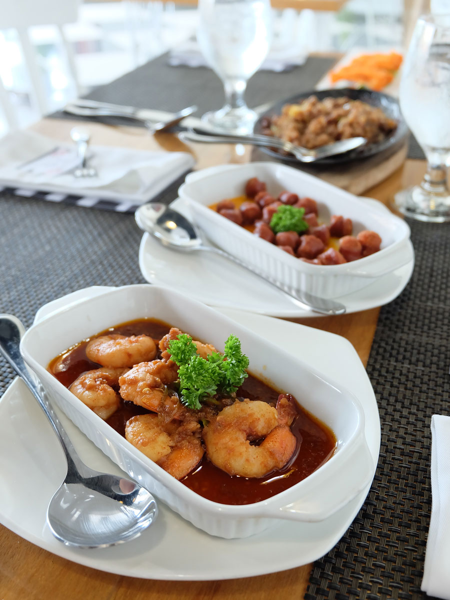 Mothers Who Brunch: Gammas, Chiztora chorizo, pork sisig and mozzarella sticks from 81 Cafe and Bistro