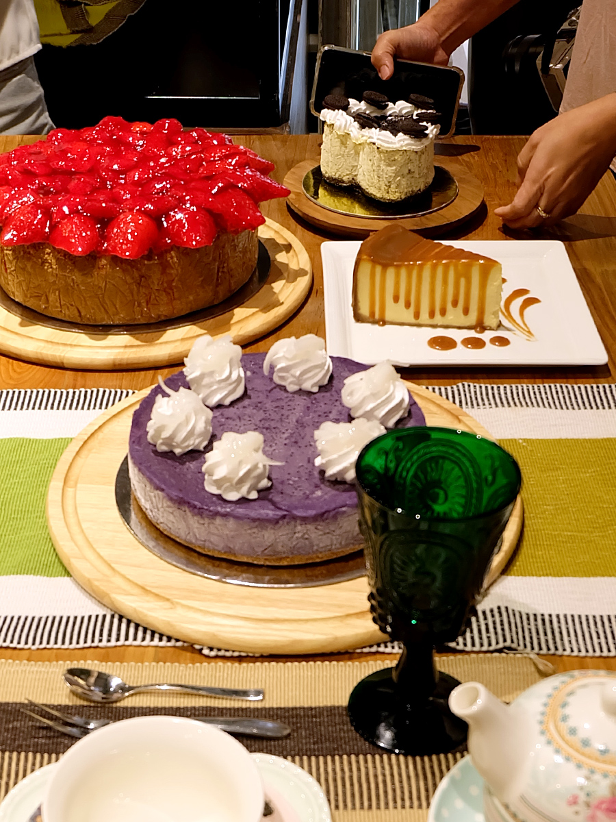 In The Mood Food Crawl with Mother's Who Brunch and Evia Lifestyle Center: The Cheesecake Fairy
