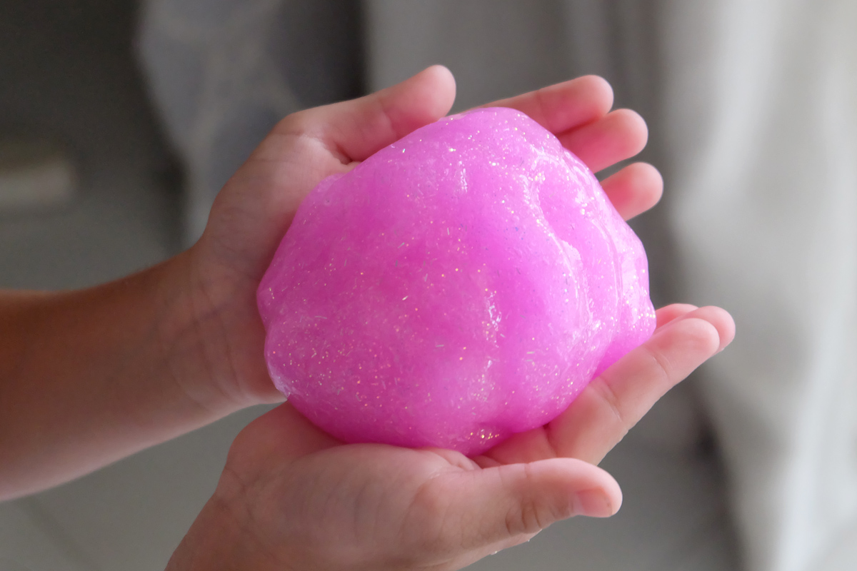 Mess Free Glitter Slime Recipe that's Safe for Kids