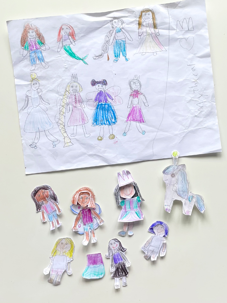 A Crafted Lifestyle: Zoe's paper dolls